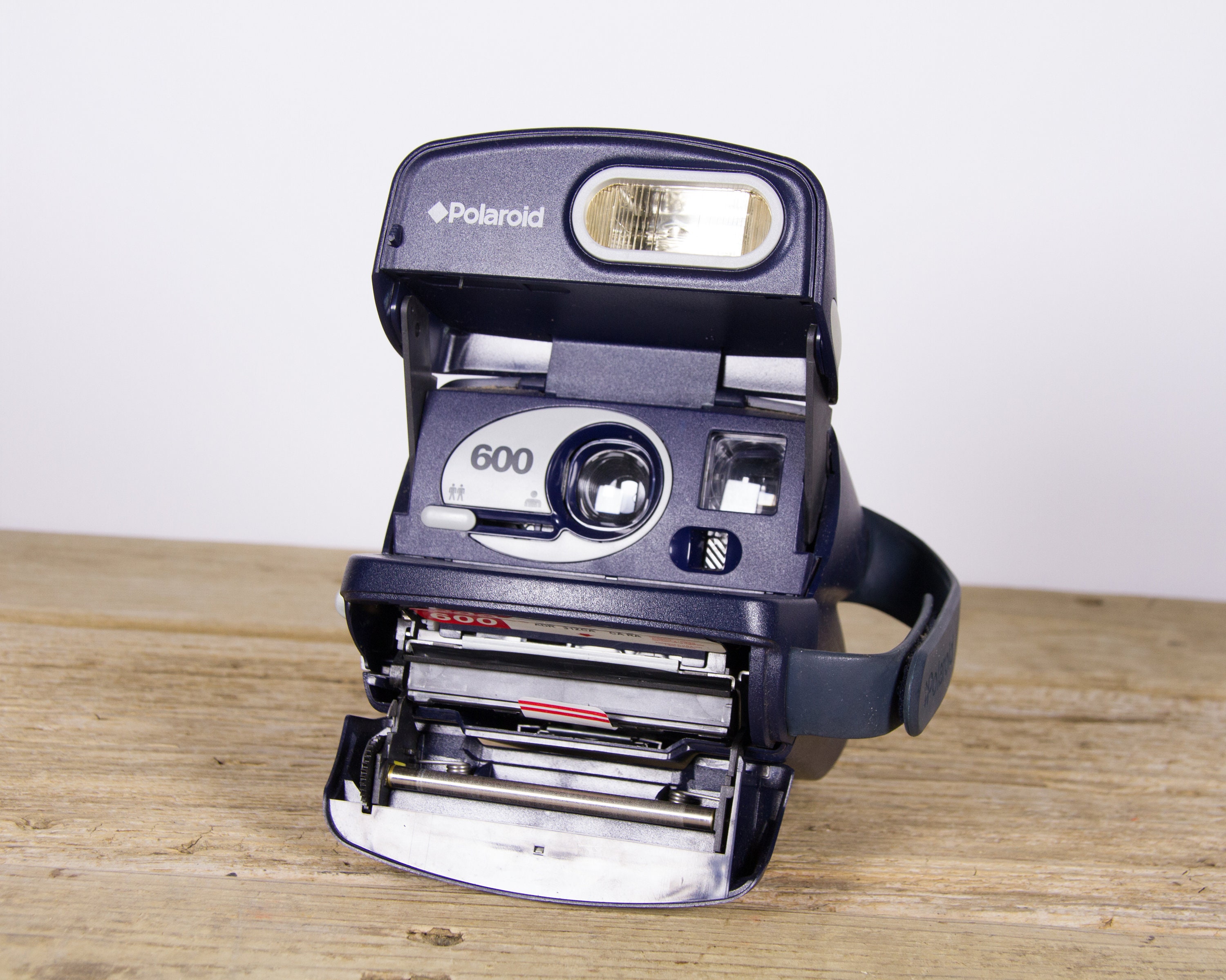 Polaroid Camera / Working Polaroid 600 Camera / Old Polaroid Camera / Polaroid Onestep Camera