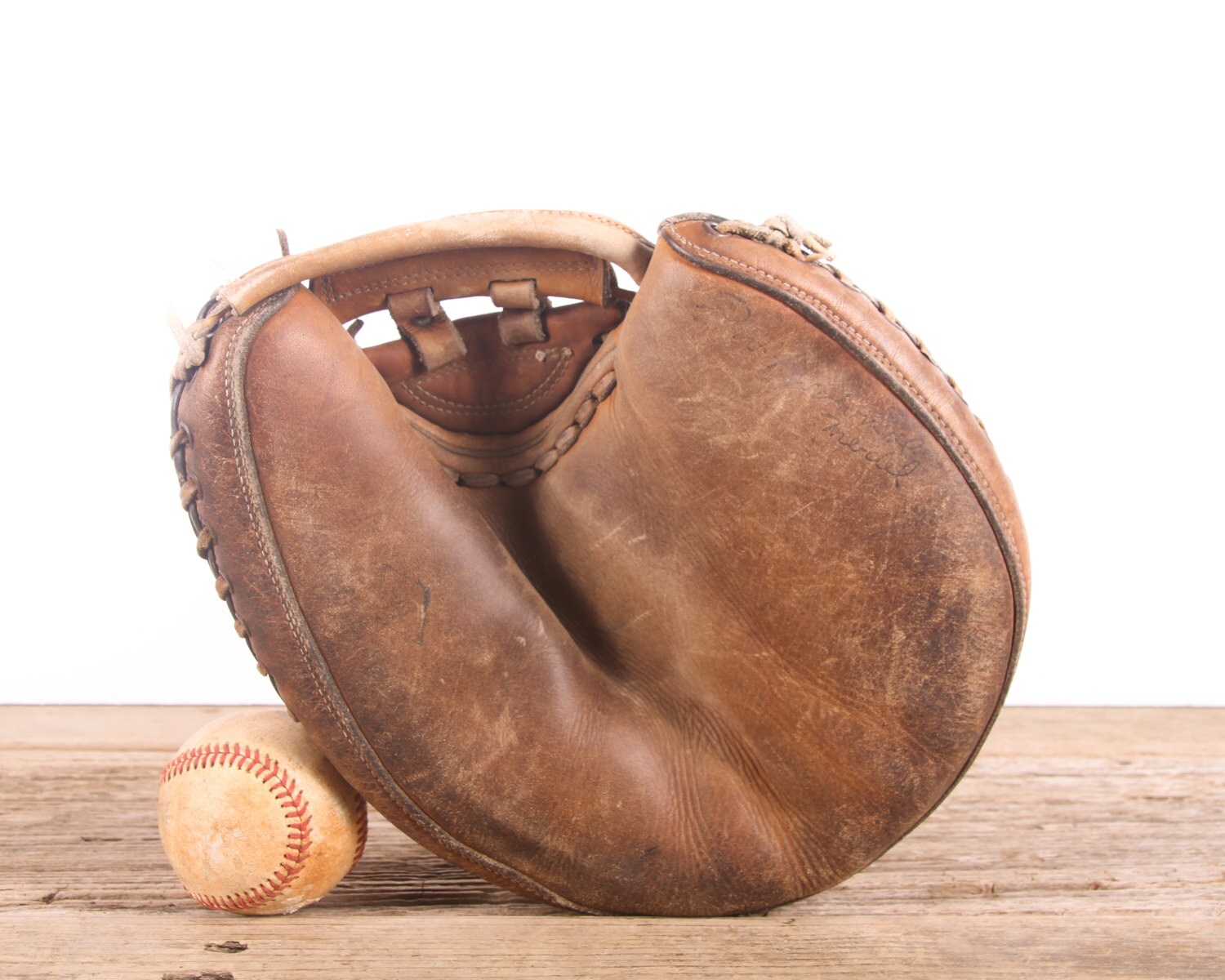 Old Vintage Leather Baseball Glove / Professional Model Catchers Mitt
