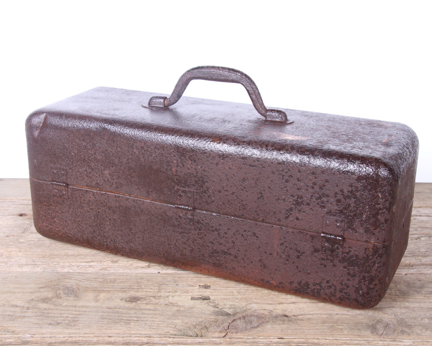 Vintage Metal Tackle Box / Old Rusted Tackle Box / Fishing Box