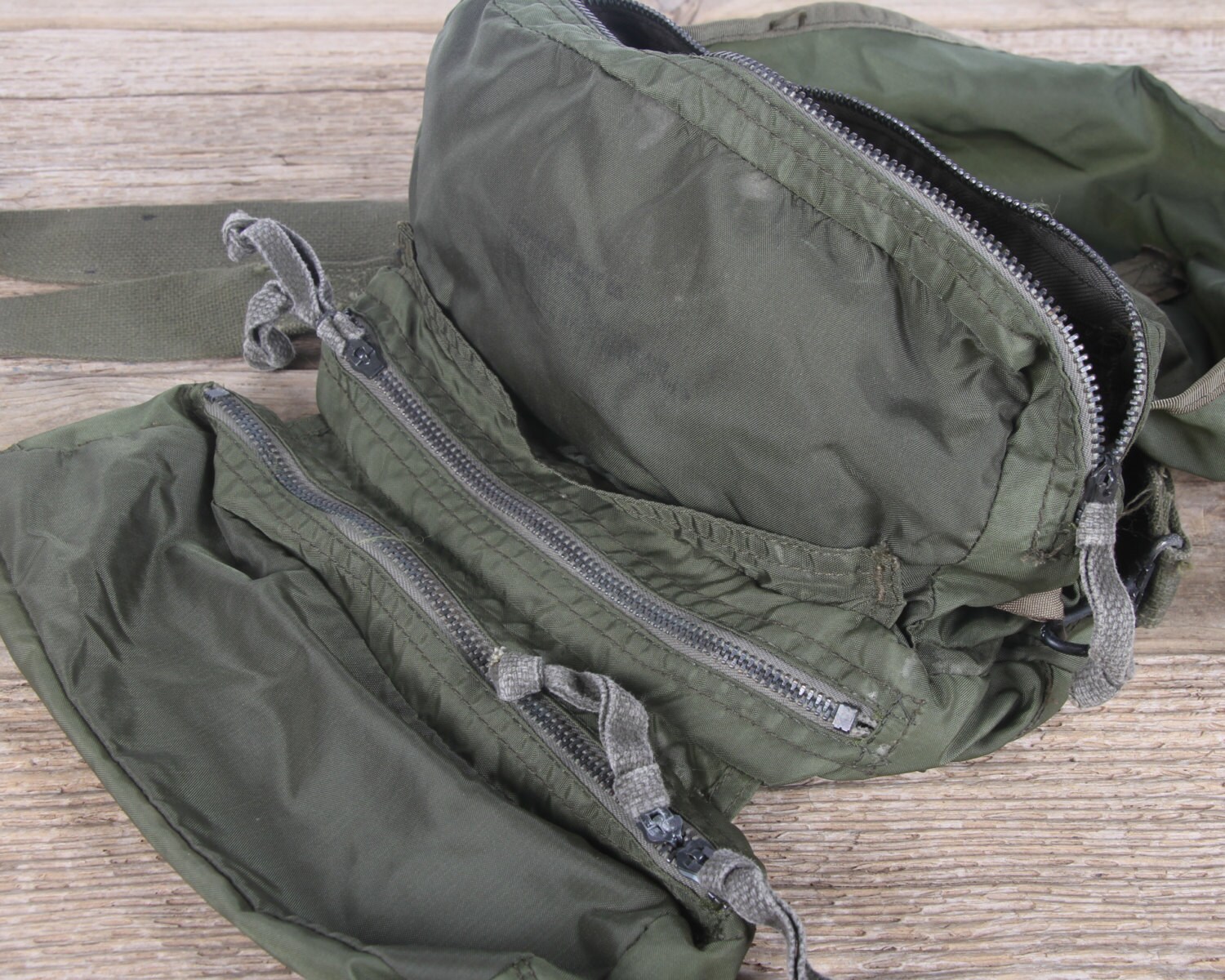 Vintage US Military Army First Aid Medical Bag / Army Bag / Retro