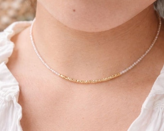 Collier fin pierre naturelle et acier inoxydable doré