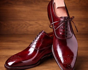 Handgemaakte bordeauxrode leren Oxford-schoenen voor heren – veterschoenen, perfect voor Valentijnsdag, bruiloften en zakelijke gelegenheden.