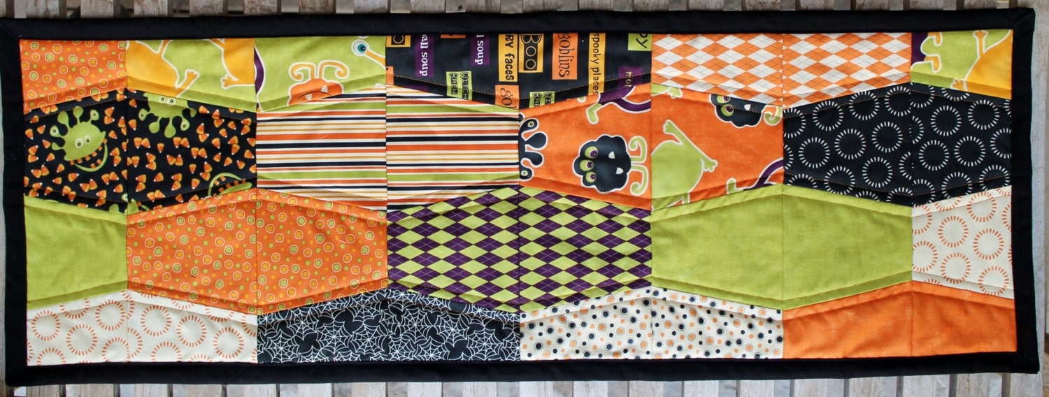 Monster Bash Halloween Hexagon Quilted Table Topper - Etsy