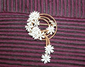 Daisy Brooch Pin 12K Gold Filled 1940s