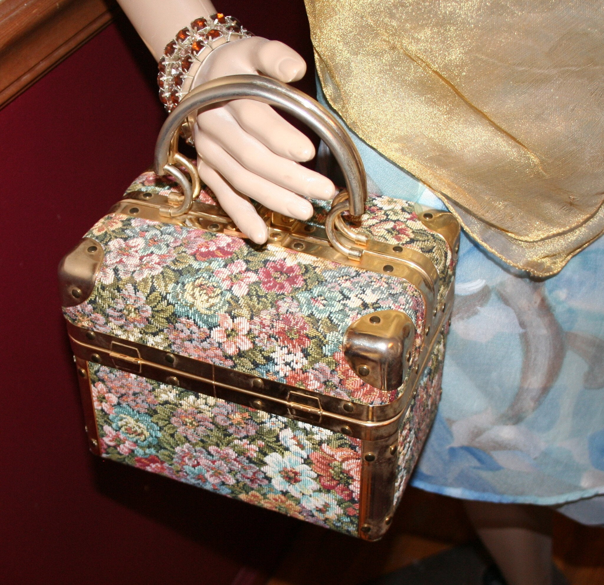 Vintage delill online box purse