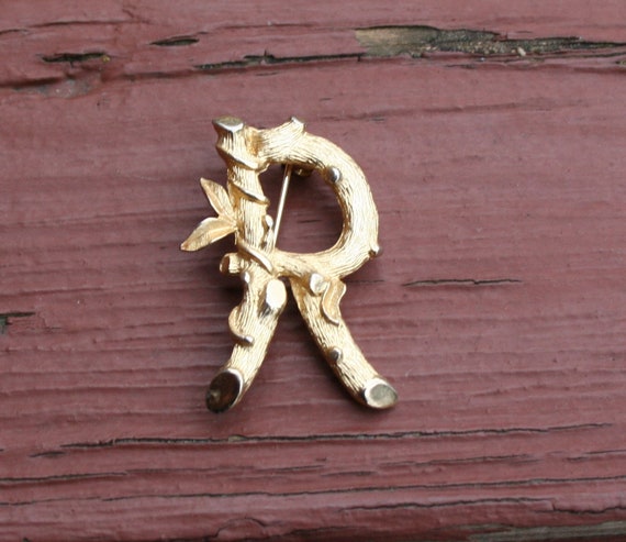 initial brooch pin