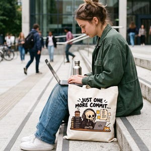 Torba programistyczna „Just One More Commit”, zabawny prezent dla programisty w kształcie szkieletu, humorystyczny prezent dla programisty, prezent dla inżyniera oprogramowania
