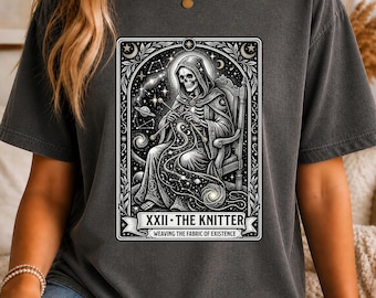 Camiseta de punto con tarot gótico, camiseta de artista textil con esqueleto celestial