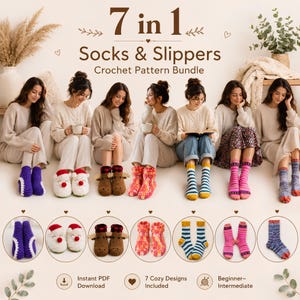 Puede incluir: Un paquete de 7 patrones de ganchillo para calcetines y zapatillas. La imagen muestra siete estilos distintos: zapatillas moradas, zapatillas blancas con cara de oso, zapatillas marrones de alce, calcetines rosas texturizados, calcetines a rayas azules, calcetines a rayas rosas y calcetines multicolores.