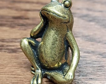 Frog Aged By J&V Anthropomorphic Thinking Whimsical Frog Figurine