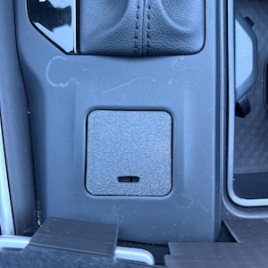 Toyota Grand Highlander Parking Button Cover – Interior Safety Guard & OEM+ Trim Upgrade (2024–2026+)