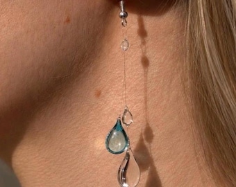 Transparente, baumelnde Ohrringe in Tropfenform, handgefertigter Schmuck im Wasser-Design, Statement-Ohrringe, minimalistische Ohrringe