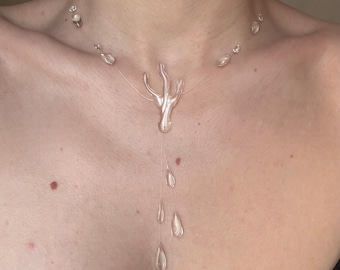 Collar con gotas de agua y líquido de firma transparente ClearMuse