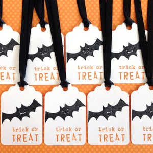 Bat Halloween Tags - Halloween Gift Tags - Trick or Treat Tags - Halloween Party Favors - Cute Happy Halloween Tag - Halloween Candy Bag Tag