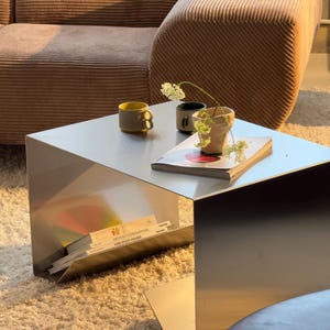 Moderner Edelstahl Couchtisch