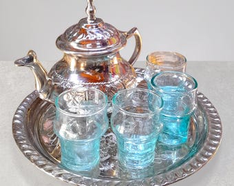 Moroccan Tea Set – Silver Teapot with 4 Clear Glasses & 24 cm Serving Tray – Traditional Handmade Tea Set