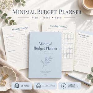 Peut inclure: Un livret Minimal Budget Planner bleu clair avec une illustration de feuille, accompagné de pages imprimées incluant un Monthly Planner, Monthly Calendar et Savings Tracker. Le texte indique Minimal Budget Planner, Plan, Track, Save, Financial Freedom & A Happier You, 16 Pages, A4 + US Letter et Instant Download.
