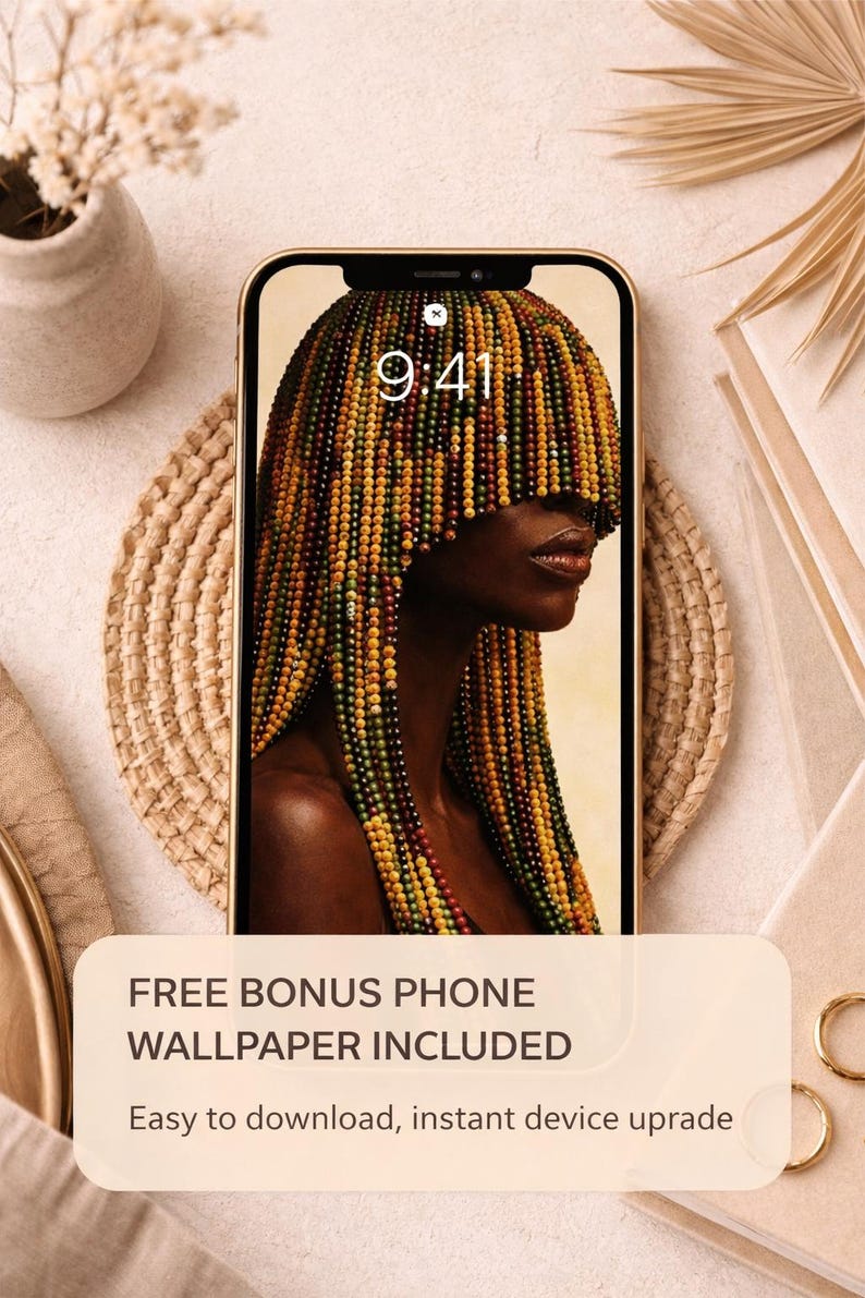 K&ouml;nnte beinhalten: Ein Smartphone zeigt ein Hintergrundbild einer Frau mit perlenbesetzten Haaren in Gelb, Gr&uuml;n und Braun. Das Telefon liegt auf einem gewebten Untersetzer. Der Text auf dem Bild lautet "FREE BONUS PHONE WALLPAPER INCLUDED".