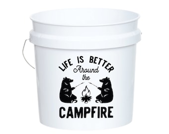 Ognisko, ognisko SVG Camping Pail Bucket Outdoor Adventure namiot, kamper, wakacje letnie, Clip Art, Camping Iron On, Camp Pail, PNG