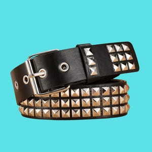 Cinturones tachuelas punk