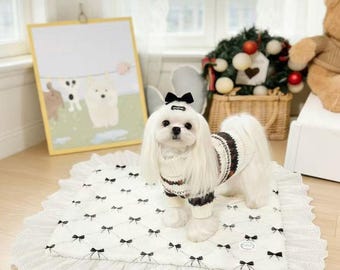 Handmade Embroidered Rectangular Lamb Fleece Cat Mat, Cozy Washable Plush Cushion with Non-Slip Bottom, Elegant Cottage Style Pet Gift