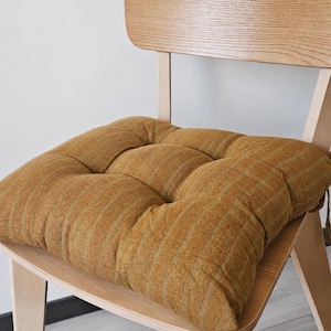 Geel gestreept getuft stoelkussen met stropdassen, boerderijkatoenen zitkussen, handgemaakt eetkamerdecor, housewarmingcadeau, 5 kleuren beschikbaar