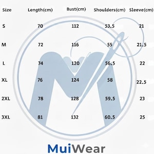 Puede incluir: Una tabla de tallas de ropa, con medidas en cent&iacute;metros para largo, busto, hombros y largo de manga. Las tallas van de la S a la 3XL, con las medidas correspondientes. La marca "MuiWear" se muestra en la parte inferior.