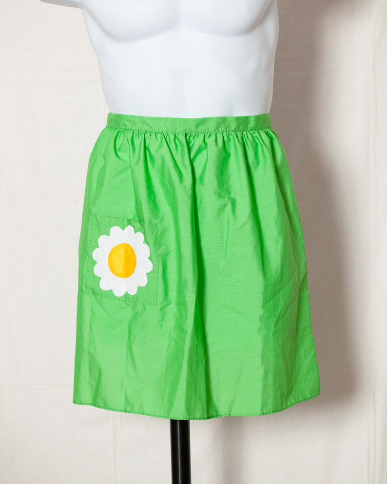 Cute Vintage 70s 80s Womens Apron green with flower