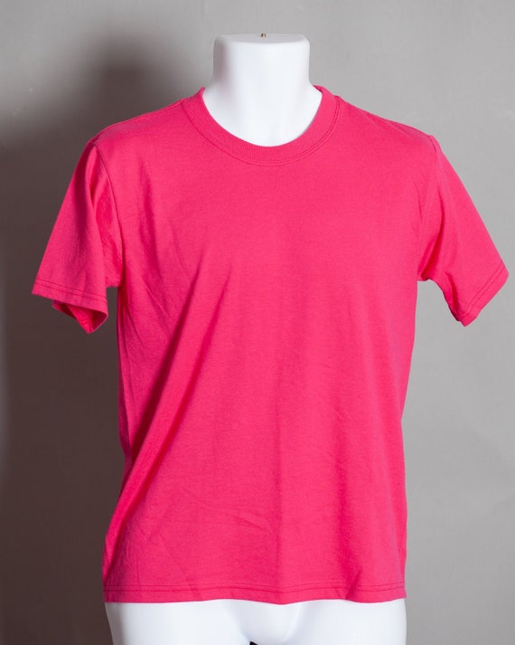 pink tshirt plain
