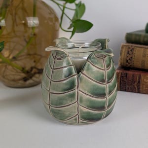 Studio pottery leaf holder| Botanical ceramic vessel| Handmade plant inspired decor