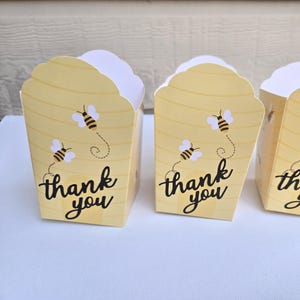 Bee Favor Box, Bee Treat Box, Graduation Party Decorations, Dessert Table, Graduation Party Favors, 2025 Grad, SET OF 12 Boxes