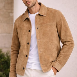 Chaqueta de cuero de gamuza color marrón claro para hombre, estilo clásico e informal.