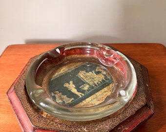 Posacenere vintage Florentia in legno dorato / Portagioie ottagonale italiano con scena classica in rosso e oro