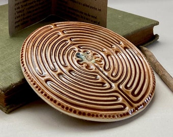 Desktop Tracing Labyrinth, meditation tool, mindfulness gift, Gift with meaning, Chartres labyrinth, 11 circuits Chartres desktop labyrint