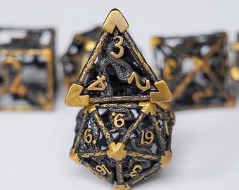 Exquisite animal world metal hollow dice set, Suitable for Dungeons&Dragons, Role-playing games