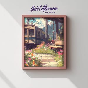 Peut inclure: Une impression encadrée représentant une scène de gare paisible. L'œuvre d'art montre un train, un banc et un chemin bordé de fleurs colorées. Le texte "Quiet Afternoon PRINTS" est dans le coin supérieur gauche.