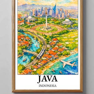 K&ouml;nnte beinhalten: Aquarellmalerei von Java, Indonesien, mit einer Stadtlandschaft mit einem hohen Denkmal, Geb&auml;uden und einer K&uuml;stenlandschaft mit einem Flugzeug. Das Kunstwerk ist in einem Holzrahmen gerahmt, mit dem Text "JAVA INDONESIA" unten.
