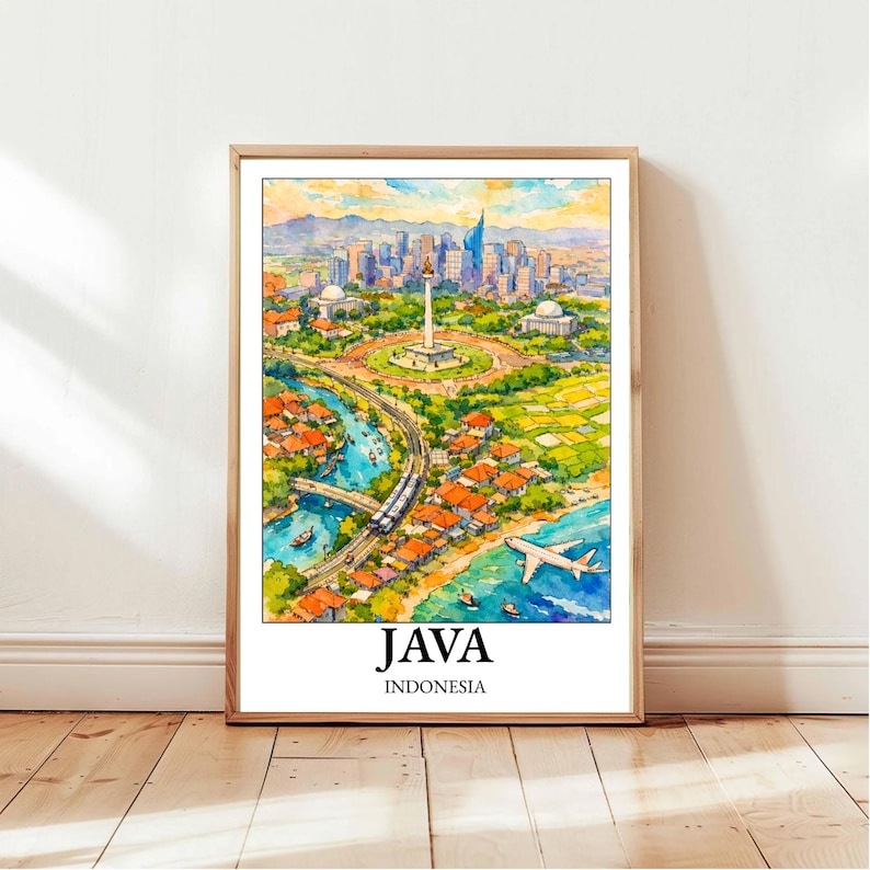 K&ouml;nnte beinhalten: Gerahmter Aquarelldruck von Java, Indonesien. Das Kunstwerk zeigt eine Stadtlandschaft mit einem Denkmal, Geb&auml;uden und einem Fluss. Ein Flugzeug fliegt in K&uuml;stenn&auml;he. Der Text "JAVA INDONESIA" befindet sich unten.