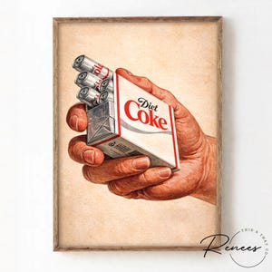 Pode incluir: Impress&atilde;o emoldurada de uma m&atilde;o segurando um ma&ccedil;o de latas de Diet Coke. O ma&ccedil;o &eacute; branco com texto vermelho, e as latas s&atilde;o prateadas com r&oacute;tulos vermelhos. A obra de arte tem um estilo vintage e retr&ocirc;.