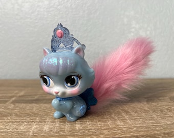 Disney Princess Palace Pets Slipper Cat Working Magical Lights Figure Crown