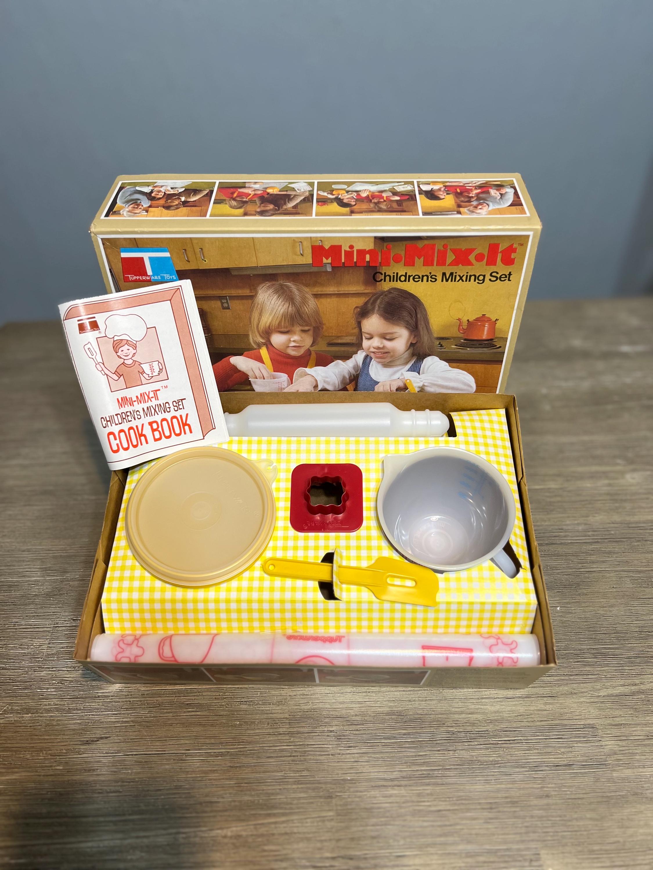 Vintage Tupperware Mini Mix-it Set | 1979 Children's Baking With