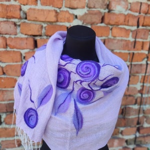 Shawl with felted flowers - felted scarf / roses / wool / handmade