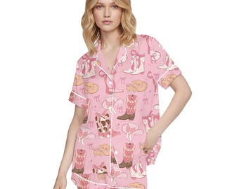Pink Bow Cowgirl Stiefel Pyjama Set, Coquette Western Nachtwäsche, Howdy Bachelorette Party Pjs, Coastal Cowgirl Loungewear