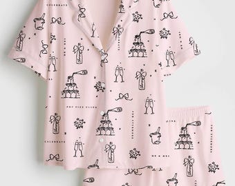 Rosa satinbrudpyjamaset, champagnefärgade pyjamasar, brudtärnepresent, möhippa, pyjamas med knappar, bröllopsmorgonoutfit