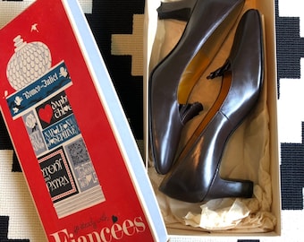 NOS 70s brown leather heels pumps flounce mink frill 8 AAA office career professional Fiancées