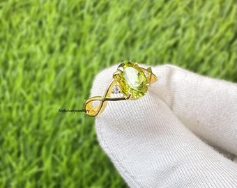 Peridot Ring, Oval Cut Peridot, Wedding Ring, Anniversary Ring, Cluster Ring, Promise Ring, Natural Peridot, August Birthstone