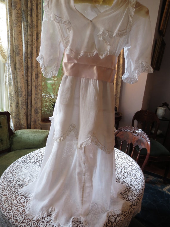 EDWARDIAN Young GIRLS DRESS Lace Scalloped Hem