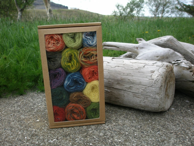 Make your own baby blanket from hand dyed Icelandic wool, naturally colored with Icelandic plants image 3
