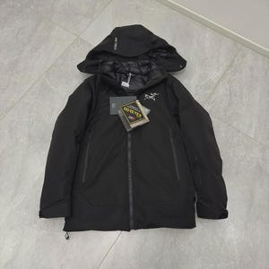 Arcteryx geïsoleerde Gore-Tex winterjas, zwarte pufferjas met capuchon