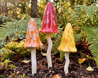 Pilzförmige Keramikstecker, Gartendekoration mit Pilzen, Accessoires für den Feengarten, verspielte Gartendeko, Blumentopfdekoration, Geschenk im Cottagecore-Stil